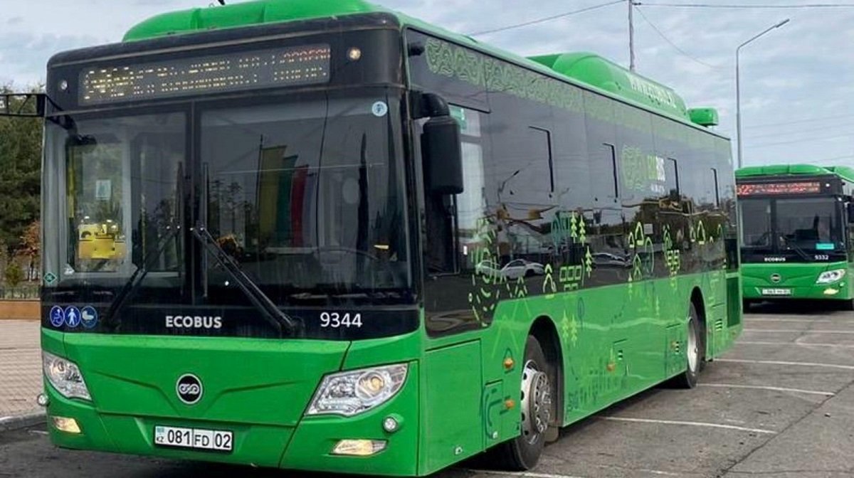 Алматыда автобус жүргізушісі рөлде келе жатып жүрек талмасынан көз жұмды