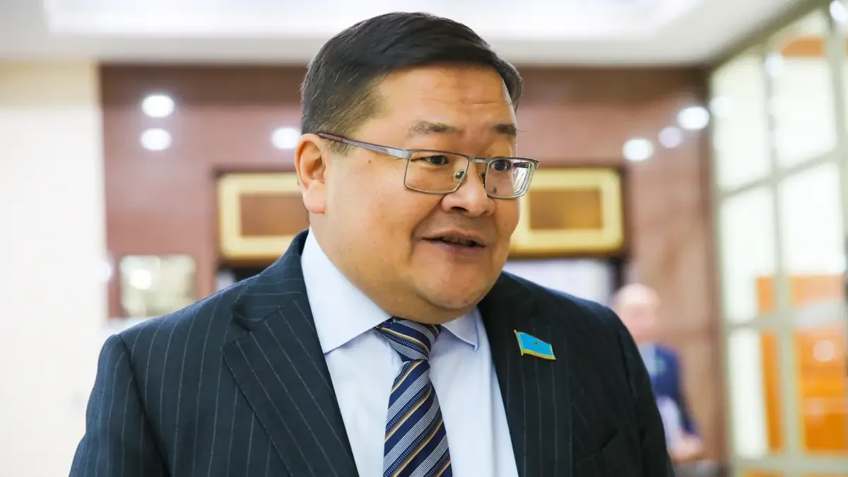 Айдос Сарым: 2029 жылы Қазақстанда үшінші президент сайланады