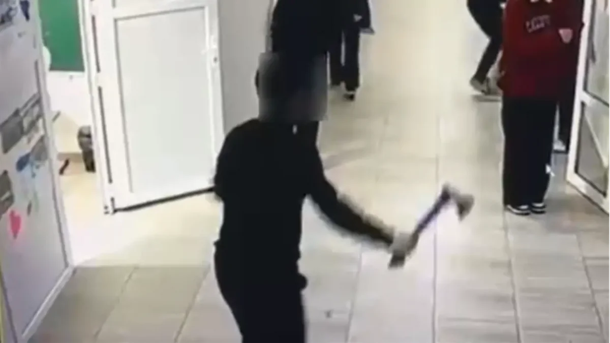 Құлсарыда мектеп оқушысы қатарластарына балтамен шабуыл жасаған