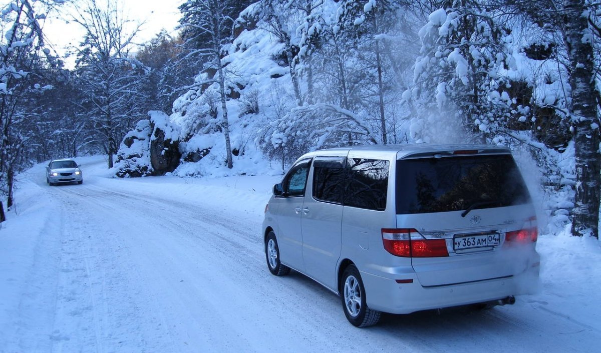 Alphard пен басқа да оң жақ рөлді көліктерге қалааралық тасымал жасауға тыйым салынуы мүмкін