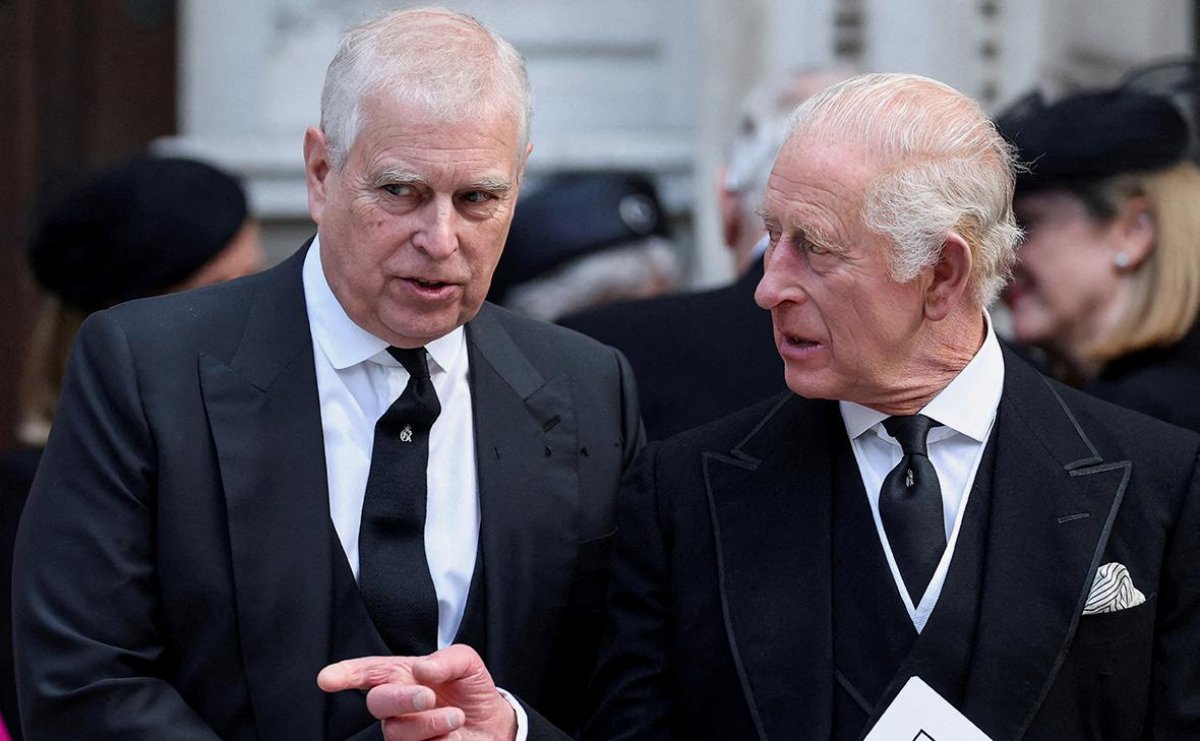 Эпштейн ісі және құпия деректер: Британ полициясы Эндрю ханзаданы қамауға алды