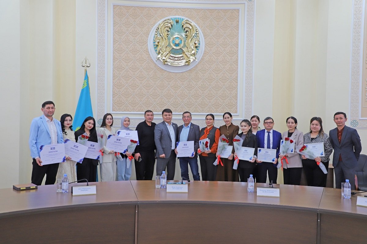 Qaz365.kz журналисі тіл байқауында топ жарды