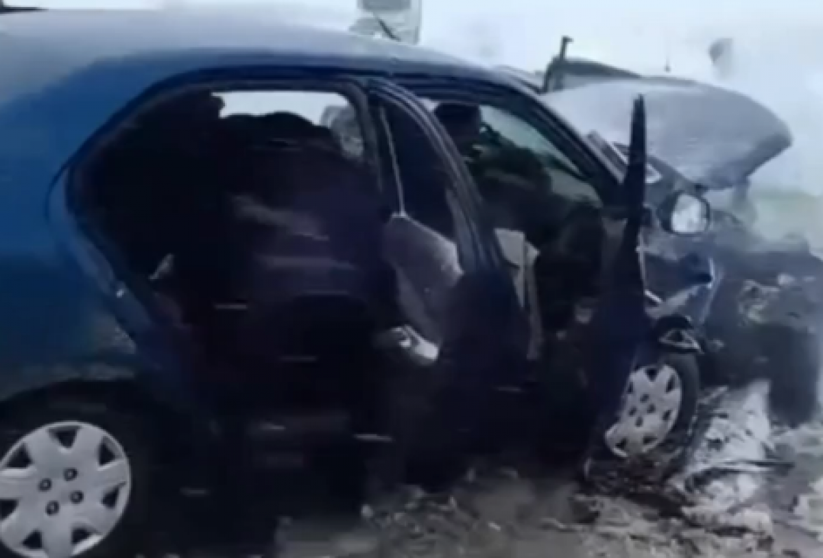 Абай облысындағы жантүршігерлік жол апаты: Төрт адам қаза тауып, үшеуі жарақат алды