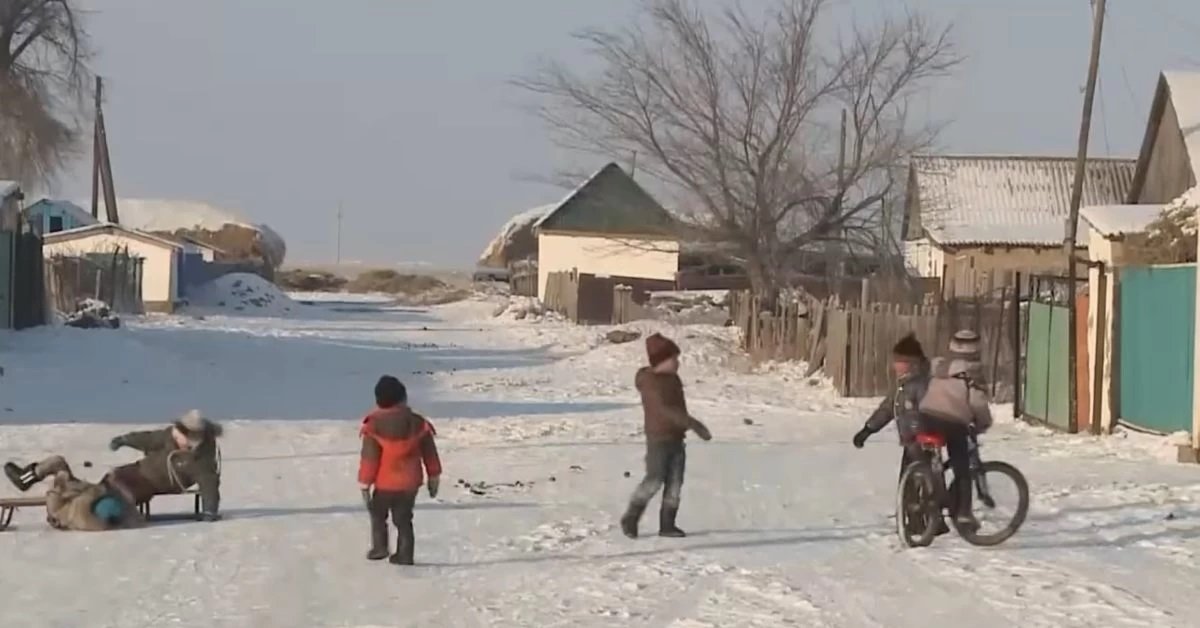 "1,5 млн теңге, 10 сиыр мен бір жылқы беріледі": Семейде әкімдік тұрғындарды ауылға көшуге шақыруда