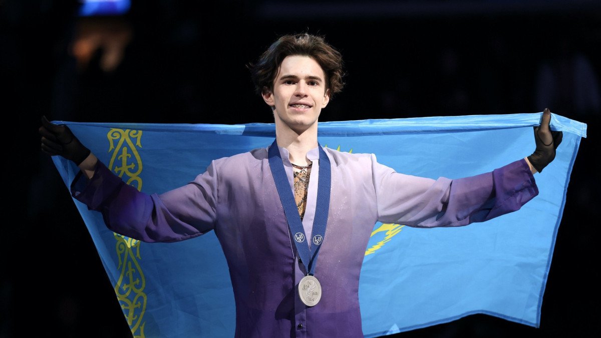 Михаил Шайдоров елге оралды: Чемпионға 3 бөлмелі пәтер берілді