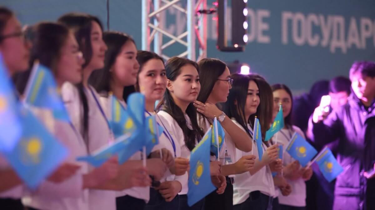 «Жастар таңдауы – жаңа Ата Заң»: Шығыс өңірінде ауқымды live-концерт өтті