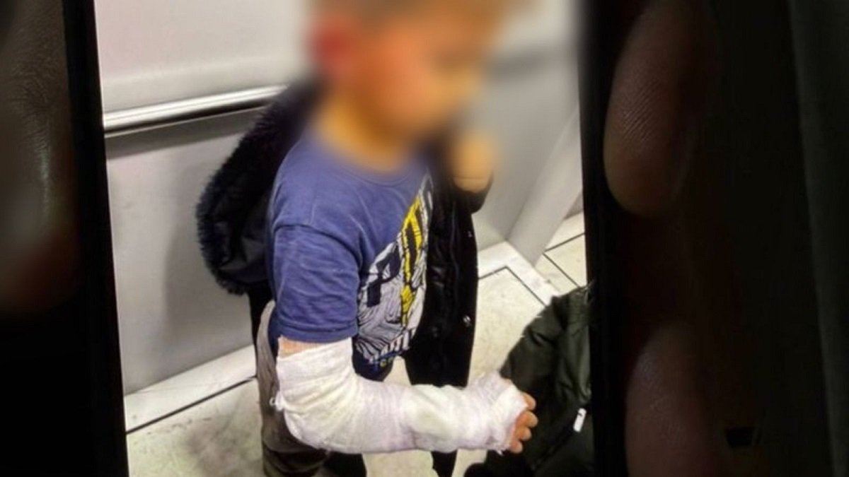 «Бір адам ауруханаға түсті»: Семейде ойын-сауық орталығында алапат өрт шықты