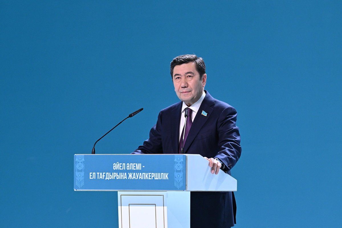 Әйелдер партияның әлеуметтік жобаларын жүзеге асыру ісінде маңызды рөл атқарып келеді – Ерлан Қошанов