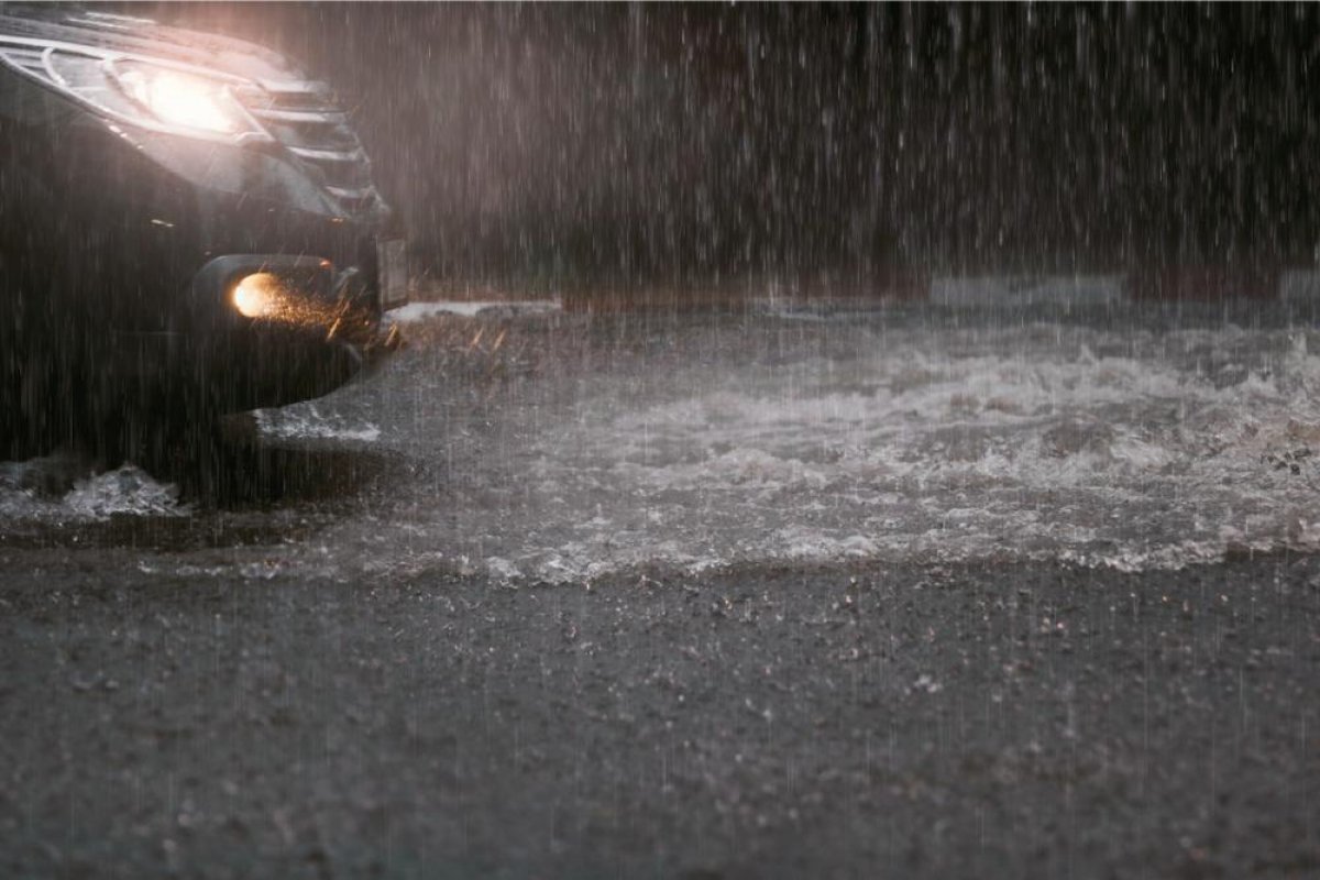 Ирандағы жарылыстардан соң Қазақстанды «улы жаңбыр» баса ма?