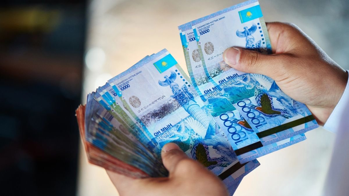 Салық реформасы халықтың қалтасына қалай әсер етті: Жаңа сауалнама нәтижесі