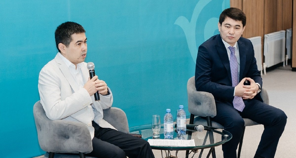 Жаңа прогрессивті Конституция – бірлігіміздің негізі: Атырауда жастармен кездесу өтті