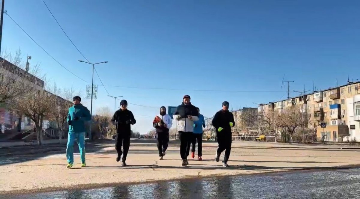 Ұлытау облысында марафоншылар Жезқазғаннан Сәтбаевқа дейін жүгіріп, өз учаскелерінде дауыс берді