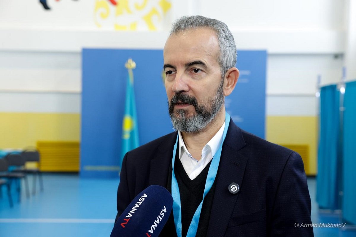 Албаниялық бақылаушы Қазақстандағы референдум туралы пікірін білдірді