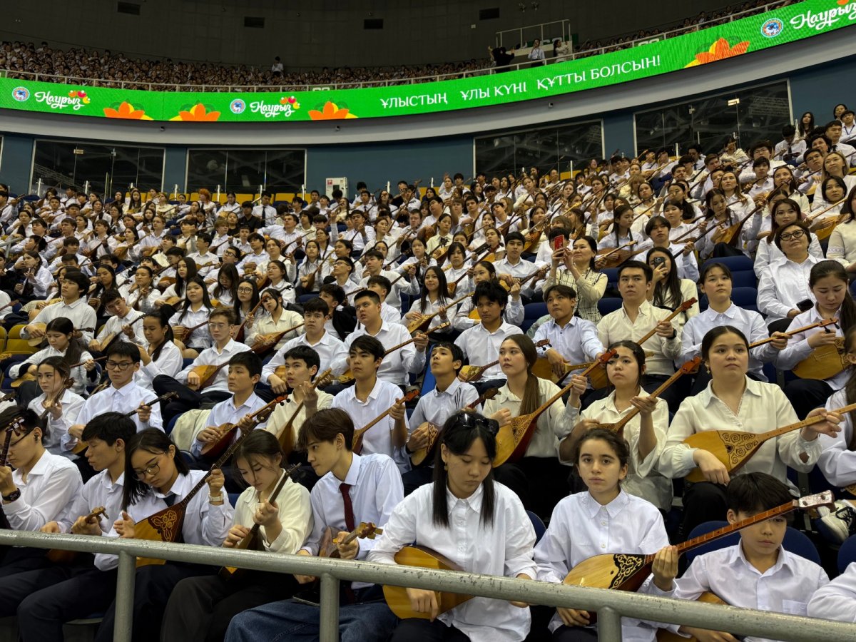 Алматының 11 500 домбырашысы Наурыз мейрамы құрметіне ұлттық рекорд орнатты