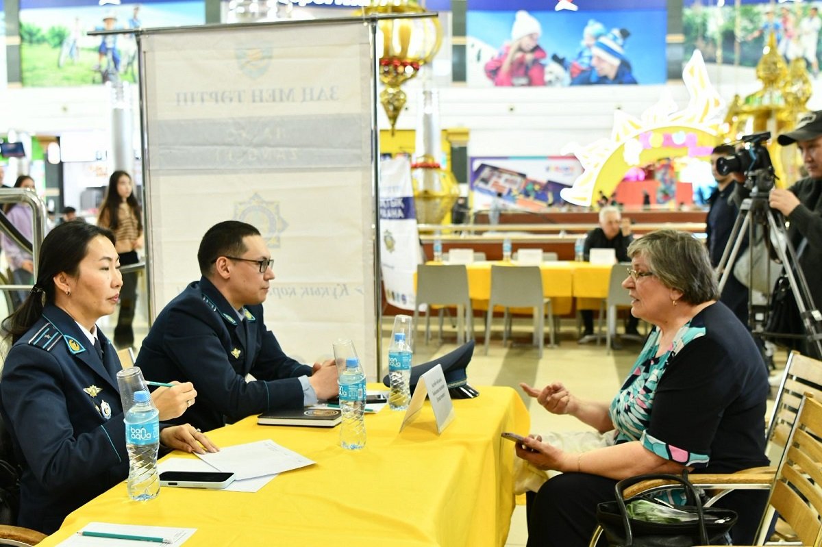 Заң және тәртіп: Ақтөбеде құқықтық кеңес беру бойынша кең көлемді акция өтті