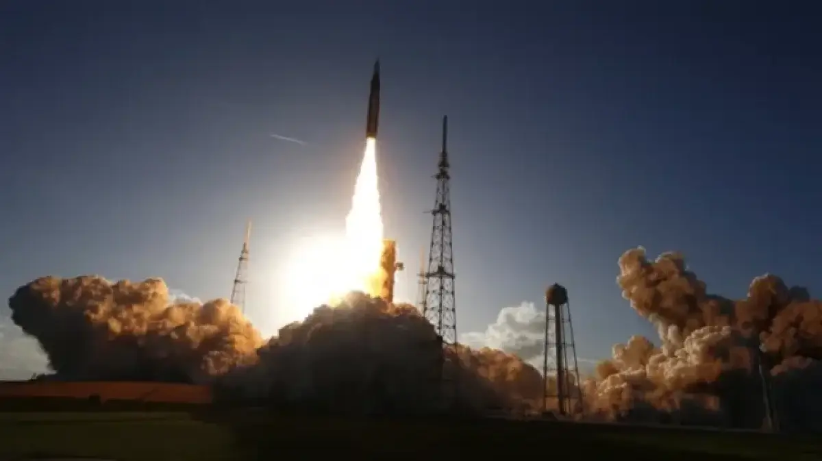 Адамзат Айға қайта ұшты: NASA «Артемида-2» кемесін сәтті ұшырды