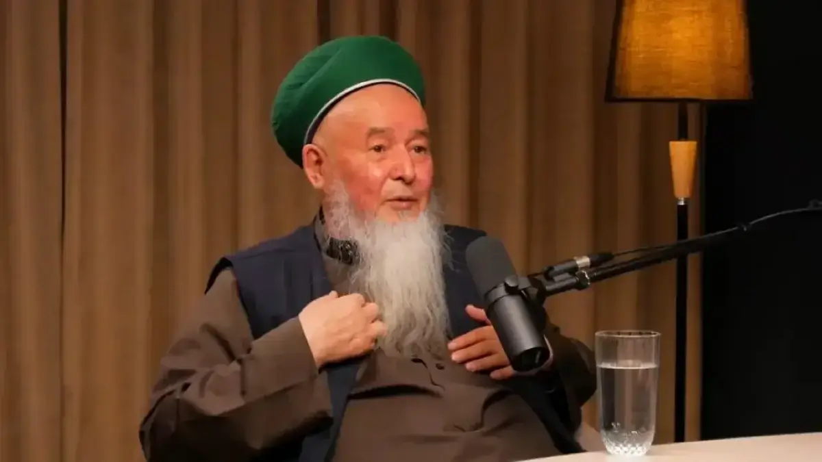 «Әйелімді шәкіртіме бердім»: Бас мүфти кеңесшісі даулы сұхбаттан кейін түсініктеме берді