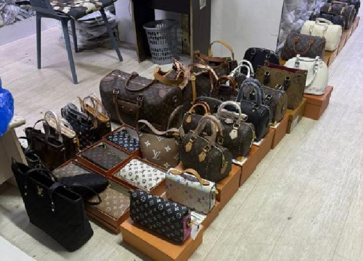 Алматыда Louis Vuitton және Nesquik контрафактісі тәркіленді