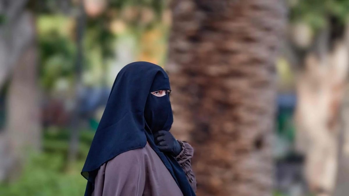 «Бетін тұмшалағандар жазаланады»: вице-министр заң бойынша қанша айыппұл салынатынын айтты