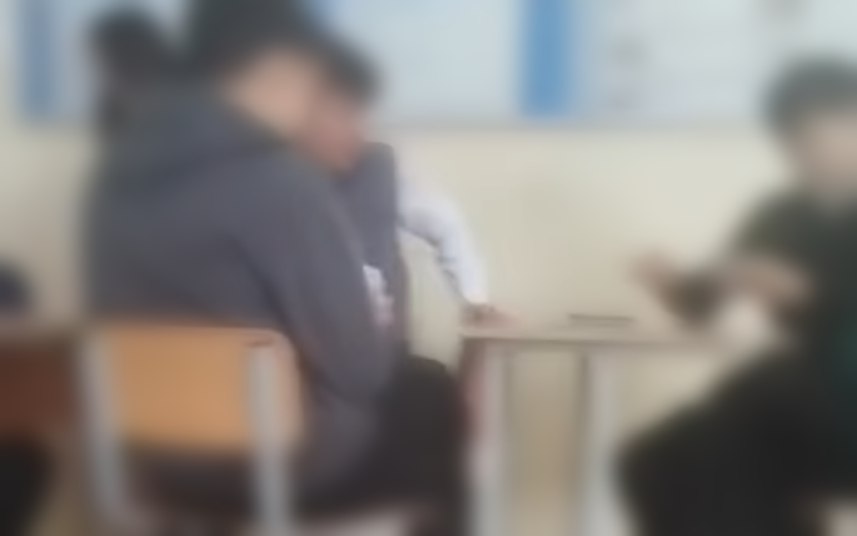 Түркістан облысында оқушылар сабақ үстінде карта ойнағаны үшін мектеп директоры жұмыстан босатылды