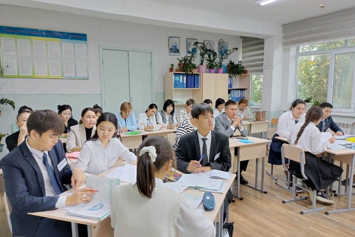 Қазақстан мектептерінде диктант пен шығарма жазу қайта енгізіледі