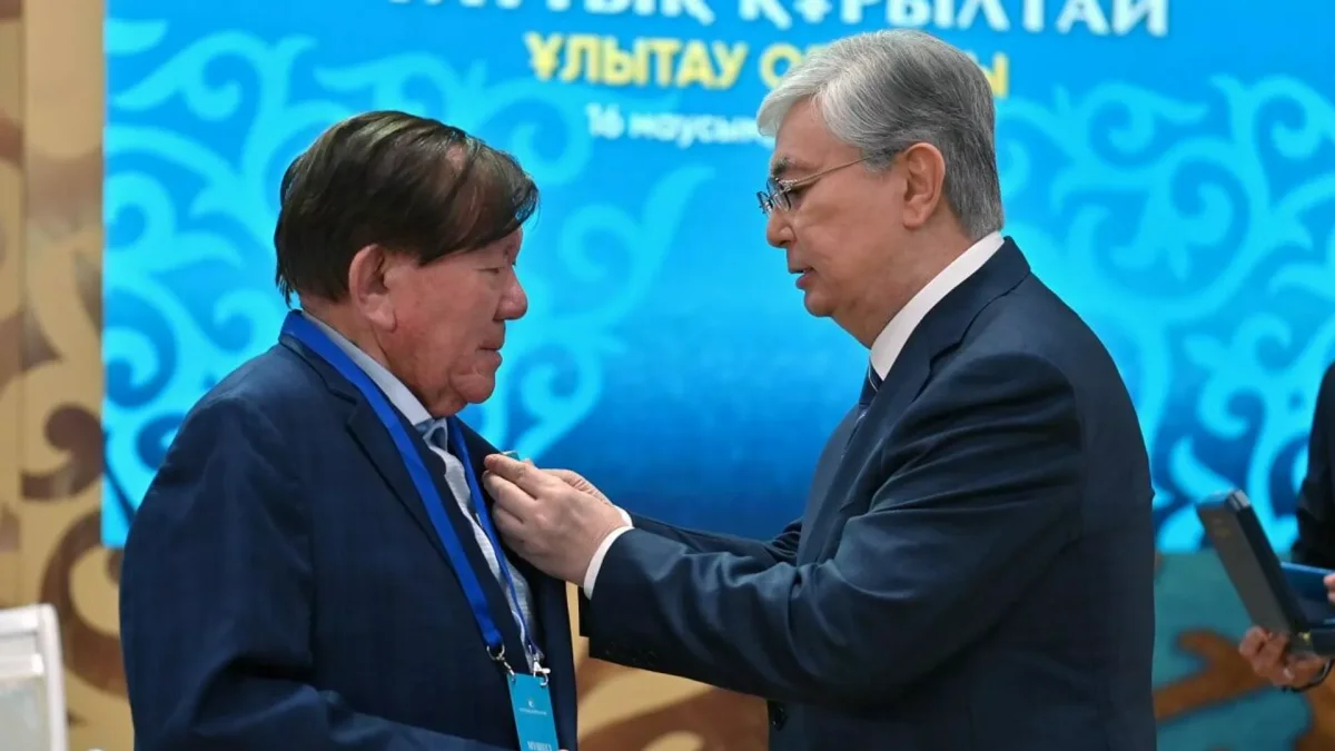 Тоқаев Мұхтар Шахановтың жақындарына көңіл айтты