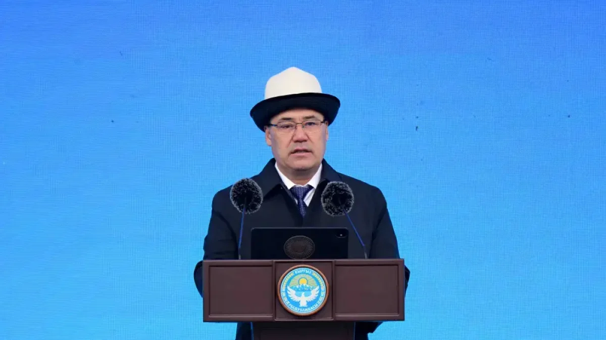 «Қырғыз елі де бір асқар тауынан айырылды»: Садыр Жапаров Мұхтар Шахановтың қазасына байланысты көңіл айтты