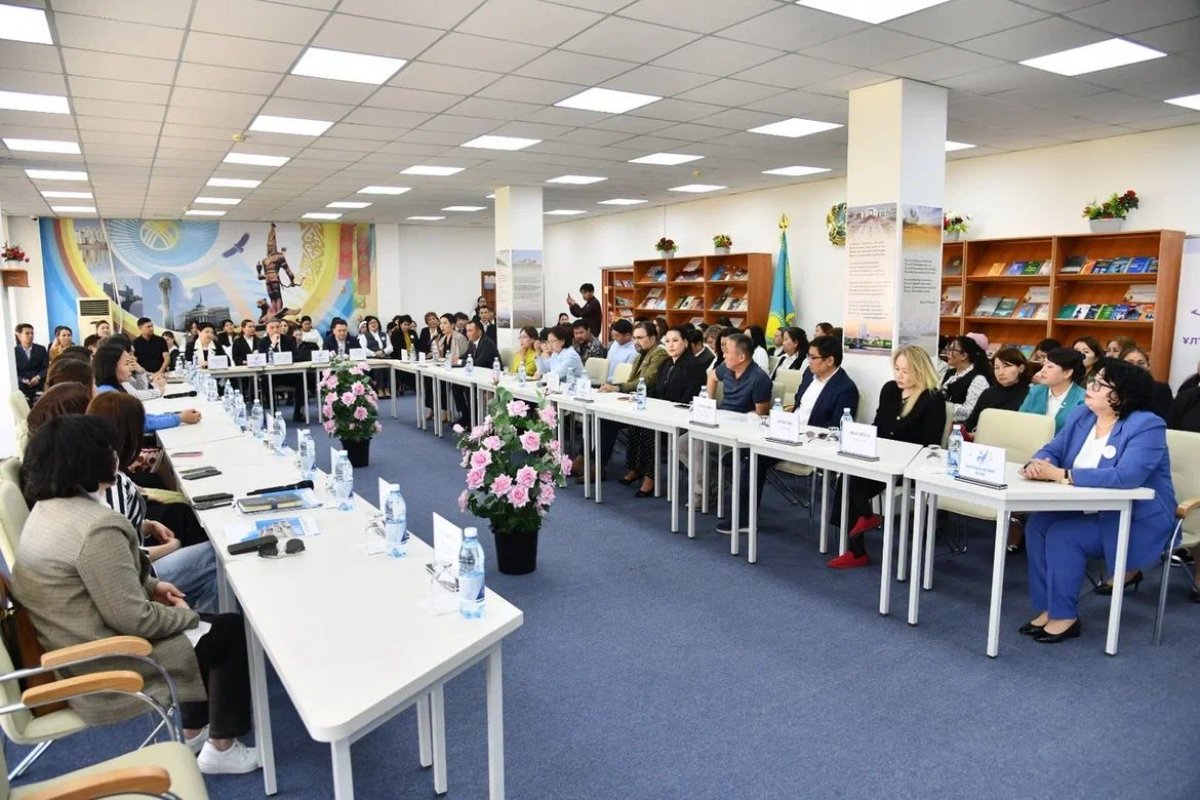 Атырауда сауда нүктелерінде отандық баспалардың кітаптары сатылады