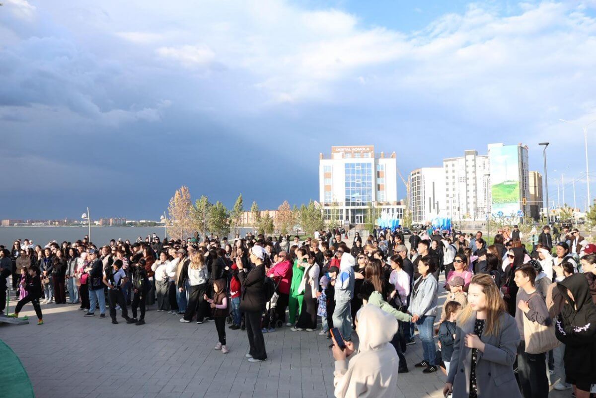 Көкше аспанындағы бірлік үні: жағалаудағы айтулы OPEN AIR