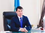 Садыр Жапаровтан ат мінген қазақ ақыны Дархан Сатыбалдыдан алғыс хат алу үшін мақтады