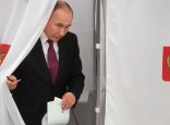 Зеленка құйылған жәшіктер, учаскедегі газ бен фейк: Ресейде президент сайлауы қалай өтіп жатыр