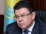 «Айқайламаңыз!»: Құлсары туралы сұрақ қойған журналистерге Бозымбаев ұрысып тастады