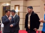 Димаш Құдайбергеннің ата-анасы боксшы Нұрбек Оралбайға құндыз тон кигізді