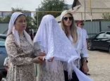 «Иілуге де құлшынысы жоқ»: беташардағы «Заманауи жеңге» жұртты таңқалдырды
