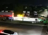 Алматы маңында жолаушылар автобусы көпірден құлап, көліктің үстіне түсті