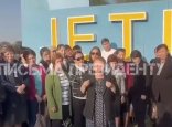 «Ауылдық статусты қалдырыңыздар»: Алатау қаласында жалақысы азайған мұғалімдер президенттен көмек сұрады
