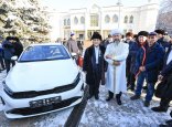 Қазақстанның алғашқы бас мүфтиі Рәтбек қажыға көлік сыйланды