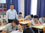 «Өзім жетпеген биікке шәкірттерім жетсе деймін»: оқушысын Париж төріне алып шыққан тараздық мұғалім