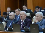 «Депутаттар оқушыны сылтау етіп НЗМ-ға шабуыл жасап жатыр ма»: Мұрат Әбенов жауап берді