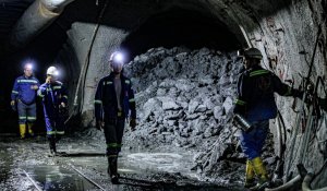 Хромтауда жалақы өсіруді талап еткен 70 шахтер шахтаға түспей қойды