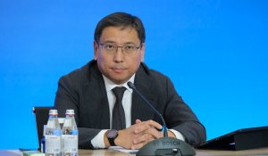 Алматыдағы АИТВ дауы: Досаев отставкаға кете ме