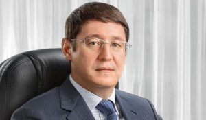 Министр Сәтқалиев 1 млн теңгеге кресло сатып алғанын мойындады