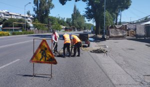 Алматыда кәріз люктерінің жаңа түрі орнатылып жатыр