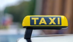 Азаматтардың мазасын алған: Алматыда жүзден астам такси жүргізушісі жазаланды