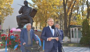 Жетісу облысында Әбілхан Қастеевтің ескерткіші ашылды