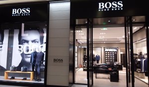 «HUGO BOSS» брендін заңсыз пайдаланған кәсіпкер айыппұл арқалады