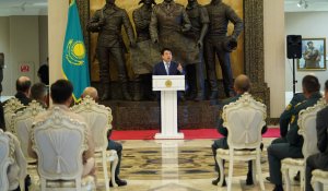 Отан қорғаушы күніне орай алғашқы әскери және технологиялық дайындық пәні мұғалімдері марапатталды