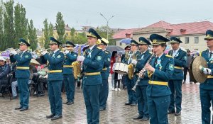 Рудныйдың орталық алаңында биіктігі 20 метр Ту көтерілді