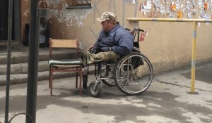 Қарағандыда қол-аяғы жоқ мүгедекті 10 жыл бойы қайыр сұрауға мәжбүрлегендерге үкім шықты