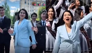 Желі жұлдызына айналған мектеп директоры енді Димашпен шетелге шықпақ